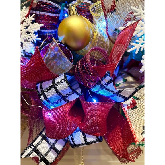 Handmade Christmas Gnome in Sleigh Holiday Ribbon Door Wreath 26 ins LED XLW1 - Picture 8 of 12